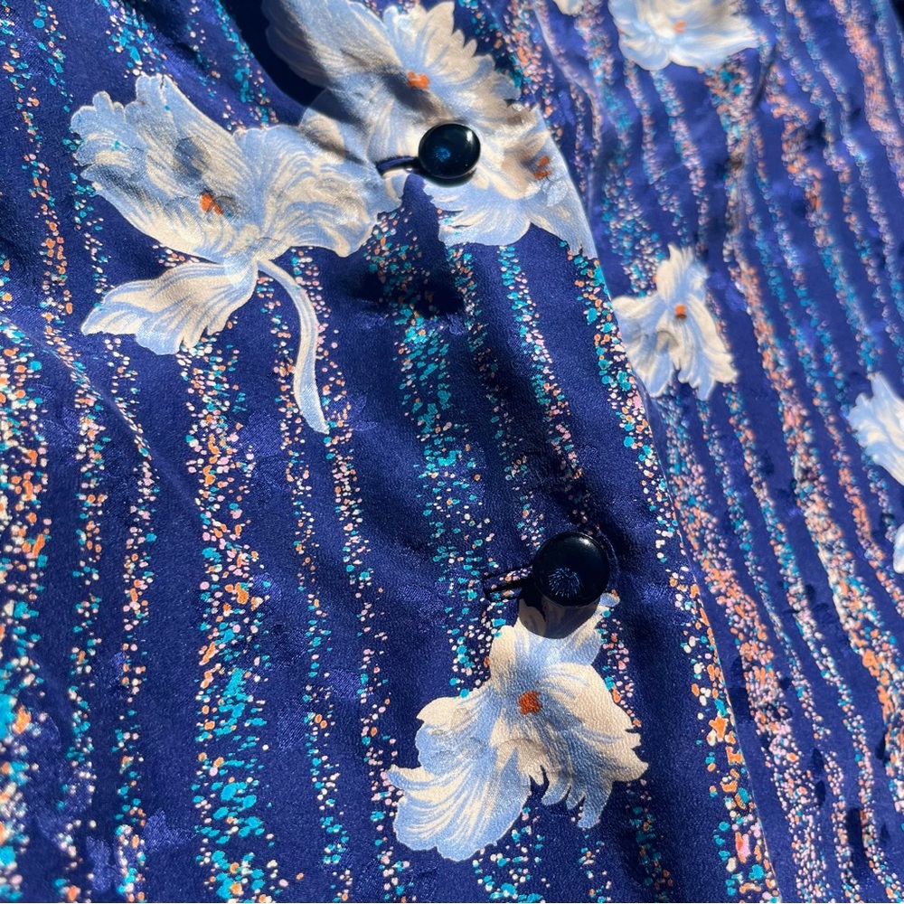 Vintage 100% Silk Tie Neck Blouse – Midnight Blue Abstract Moth & Ikat Motif S/M - Picture 7 of 13